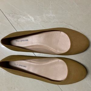 New women flats size 8